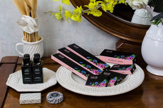 Shampoo Toothpaste Hotel Amenities Sets Multicolor Professional Design For Adult