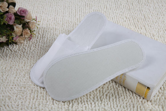 Unisex Disposable Spa Slippers Bulk Hotel Guest Slippers With Embroidered Design
