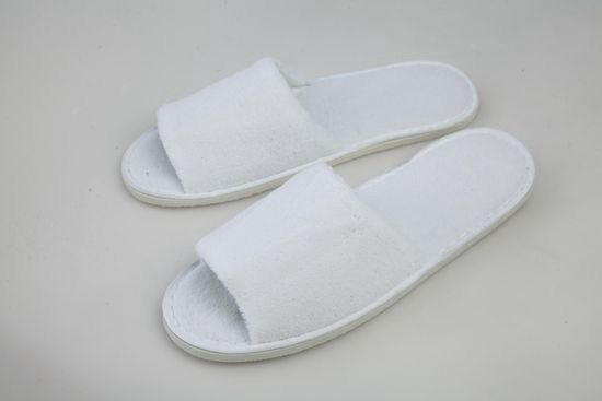 Embroidery Logo Disposable Hotel Slippers Open Toe Style For Indoor Use