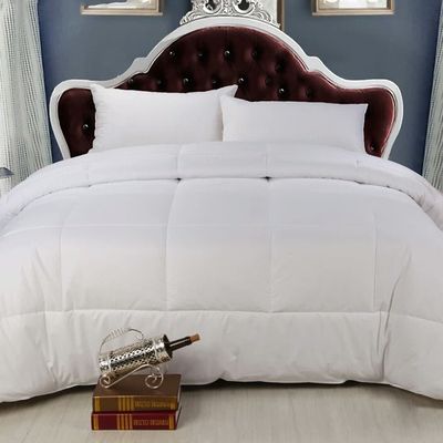 Durable Hotel Quilts And Comforters Skin Friendly With Polyester Fabric