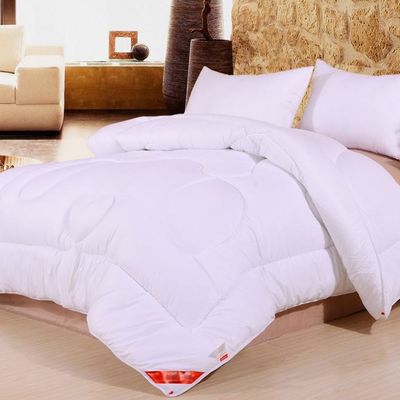 10% Duck Down Luxury Hotel Quilts Customized With Durable Construction