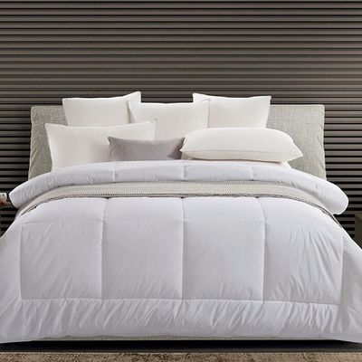 10% Duck Down Luxury Hotel Quilts Customized With Durable Construction