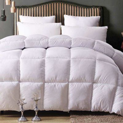 10% Duck Down Luxury Hotel Quilts Customized With Durable Construction