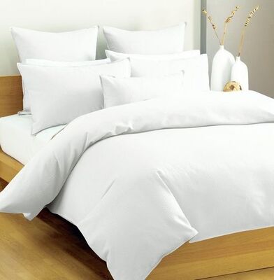 Durable Luxury Hotel Bedding Set Featuring Breathable Soft Hypoallergenic Materials Perfect for Enhancing Guest Comfort