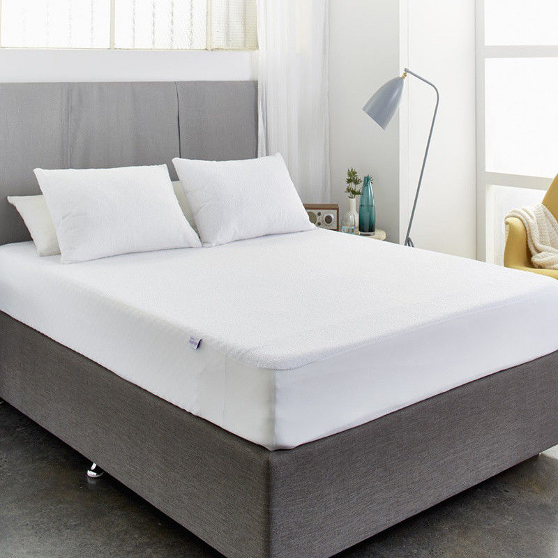 Hypoallergenic Polyester Mattress Topper Cover Padded Mattress Protector