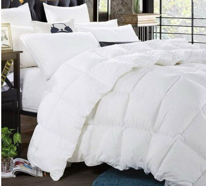 White Goose Down Luxury Hotel Quilts High Durability For Home